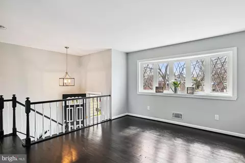Living - 224 Lake Rd, Pasadena, MD 21122 photo 2 of 4