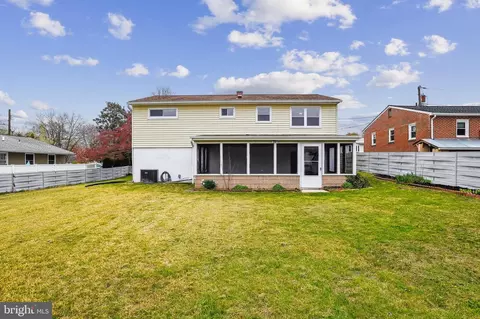 Exterior - 224 Lake Rd, Pasadena, MD 21122 photo 4 of 23