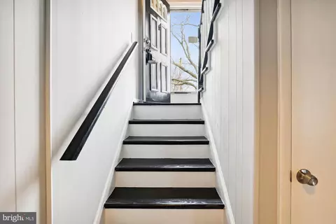 Entry Way - 224 Lake Rd, Pasadena, MD 21122 photo 3 of 3