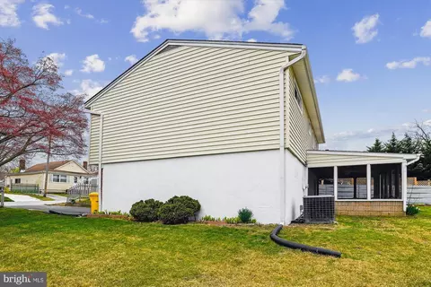 Exterior - 224 Lake Rd, Pasadena, MD 21122 photo 13 of 23