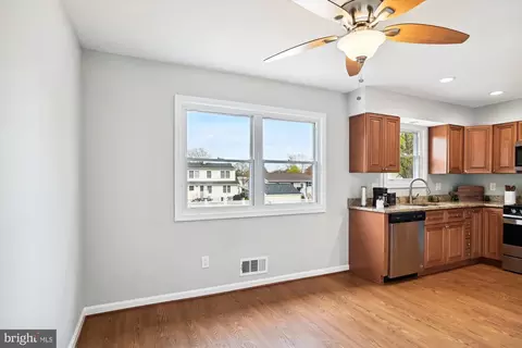 Kitchen - 224 Lake Rd, Pasadena, MD 21122 photo 5 of 5