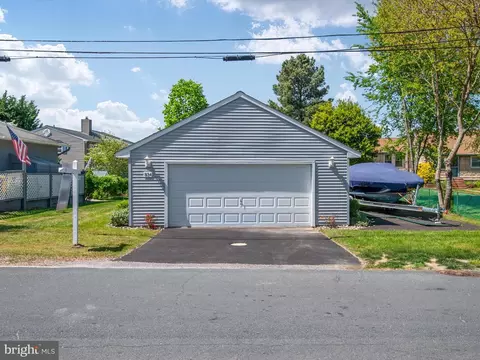 Exterior - 834 Riverside Dr, Pasadena, MD 21122 photo 8 of 14