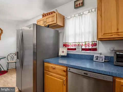 Kitchen - 834 Riverside Dr, Pasadena, MD 21122 photo 3 of 3