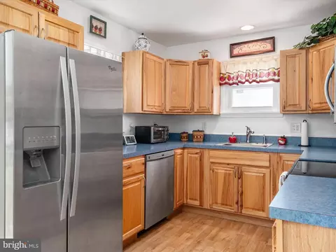 Kitchen - 834 Riverside Dr, Pasadena, MD 21122 photo 1 of 3