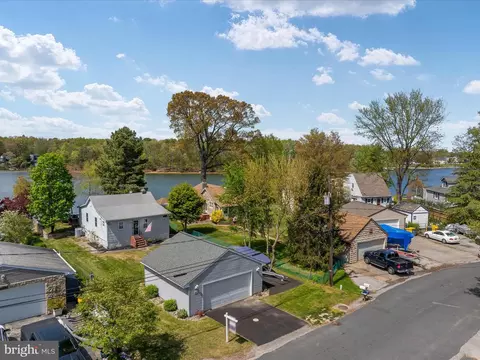 View/Area - 834 Riverside Dr, Pasadena, MD 21122 photo 3 of 22