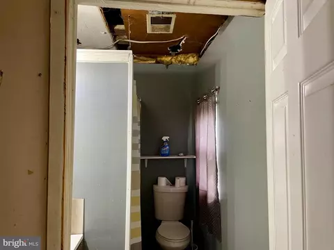 7722 Williams St, Pasadena, MD 21122 photo 4