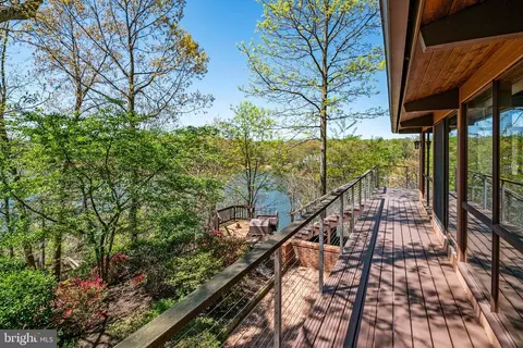 Exterior - 371 Broadview Ln, Annapolis, MD 21401 photo 1 of 12