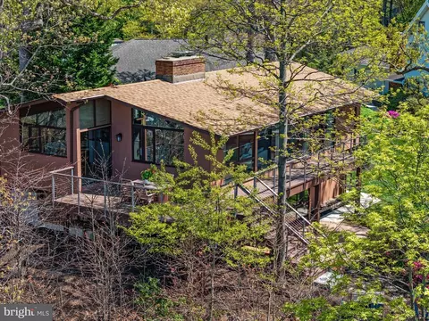 Exterior - 371 Broadview Ln, Annapolis, MD 21401 photo 2 of 12