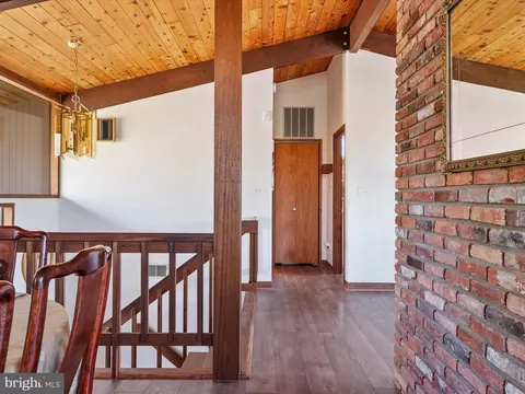 Entry Way - 371 Broadview Ln, Annapolis, MD 21401 photo 2 of 2