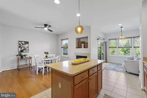 Kitchen - 3404 Barn House Dr, Edgewater, MD 21037 photo 2 of 4