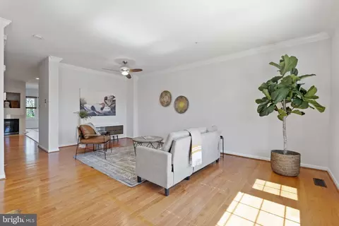 Living - 3404 Barn House Dr, Edgewater, MD 21037 photo 2 of 6