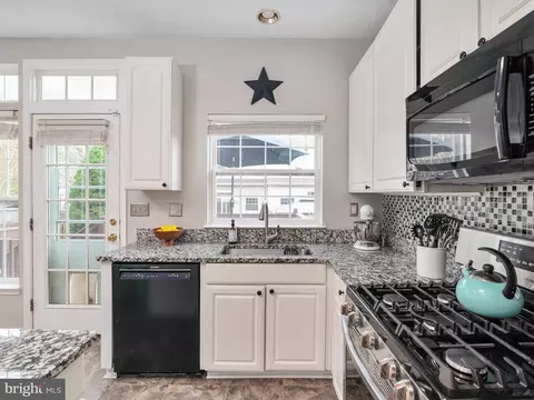 Kitchen - 314 Timberbrook Ct, Odenton, MD 21113 photo 2 of 3