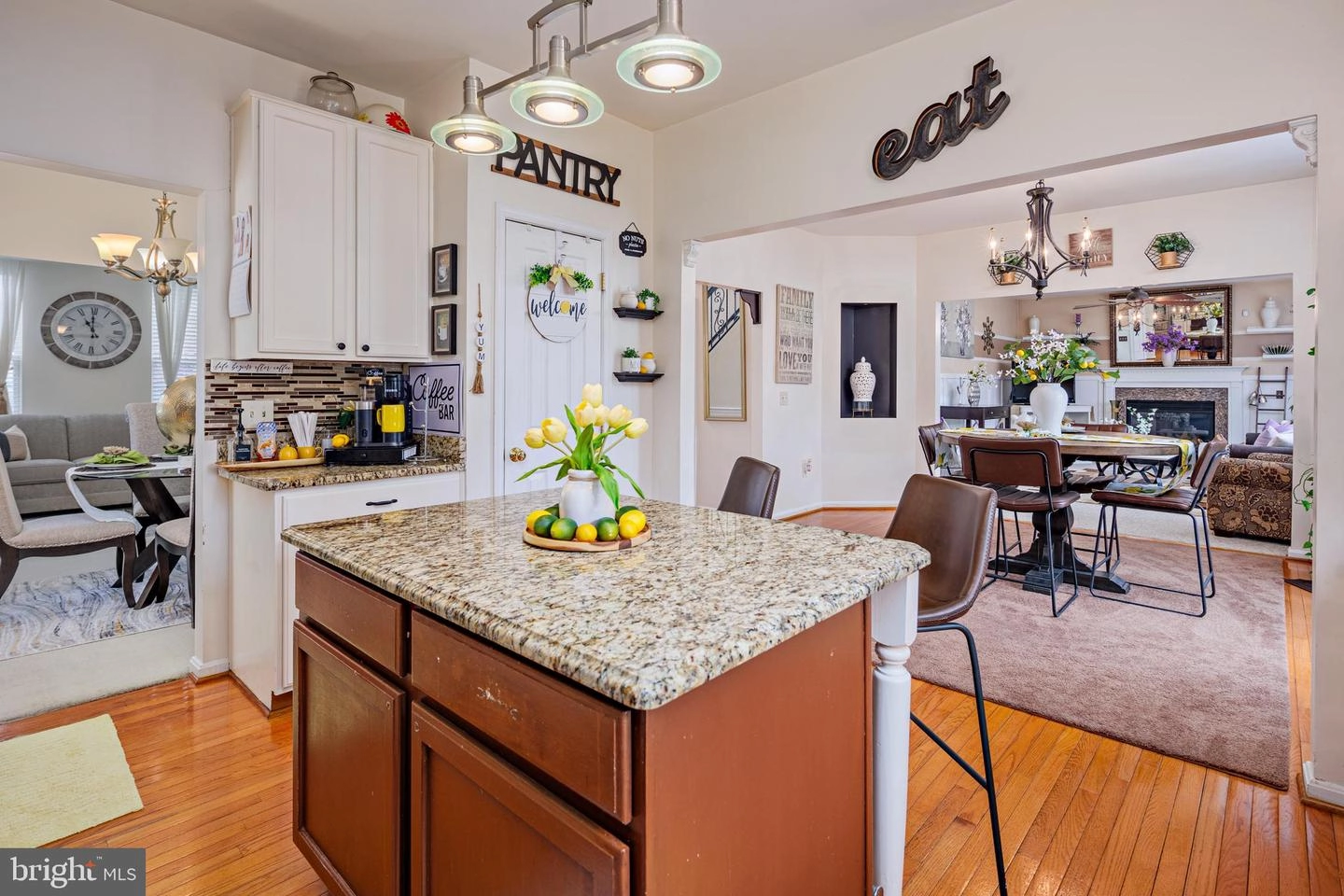 Kitchen - 8011 Carlean Ct, Pasadena, MD 21122 photo 4 of 6