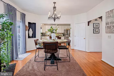 Dining - 8011 Carlean Ct, Pasadena, MD 21122 photo 3 of 3