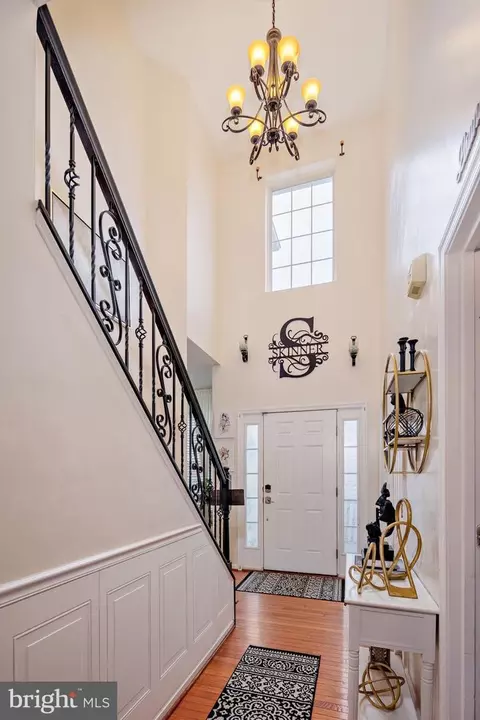 Entry Way - 8011 Carlean Ct, Pasadena, MD 21122 photo 3 of 5