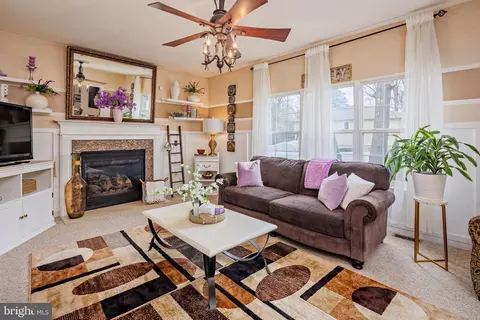 Living - 8011 Carlean Ct, Pasadena, MD 21122 photo 3 of 9