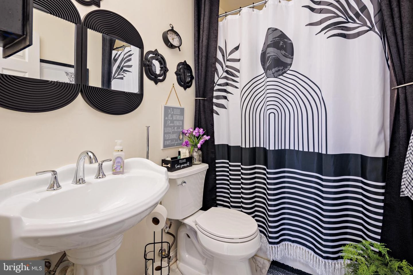 Bath - 8011 Carlean Ct, Pasadena, MD 21122 photo 3 of 7
