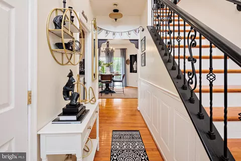 Entry Way - 8011 Carlean Ct, Pasadena, MD 21122 photo 1 of 5