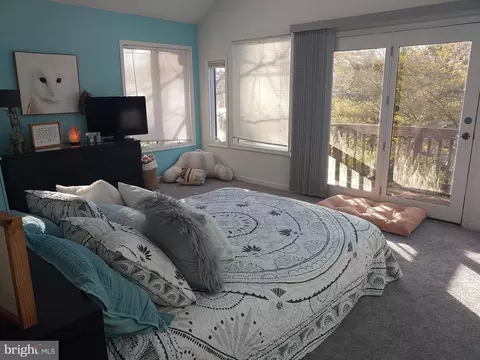 Bedroom - 614 Laurel Dr, Pasadena, MD 21122 photo 2 of 10