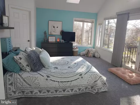 Bedroom - 614 Laurel Dr, Pasadena, MD 21122 photo 3 of 10