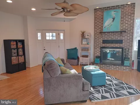 Living - 614 Laurel Dr, Pasadena, MD 21122 photo 4 of 4