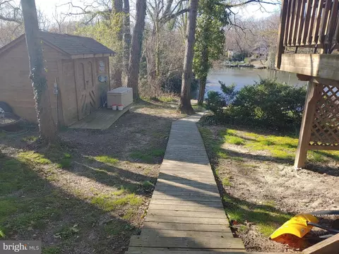Exterior - 614 Laurel Dr, Pasadena, MD 21122 photo 9 of 11