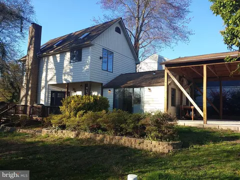 Exterior - 614 Laurel Dr, Pasadena, MD 21122 photo 10 of 11