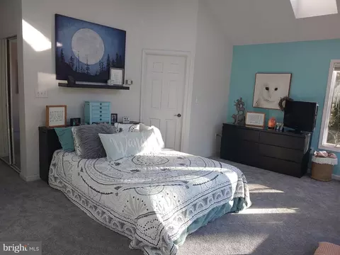 Bedroom - 614 Laurel Dr, Pasadena, MD 21122 photo 5 of 10