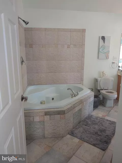 Bath - 614 Laurel Dr, Pasadena, MD 21122 photo 4 of 6