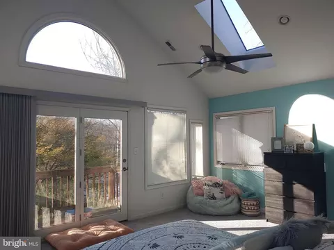 Bedroom - 614 Laurel Dr, Pasadena, MD 21122 photo 6 of 10
