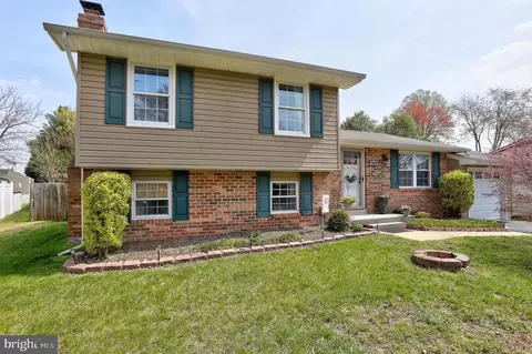 7905 Kings Bench Pl, Pasadena, MD 21122
