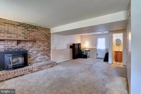 7905 Kings Bench Pl, Pasadena, MD 21122 photo 11