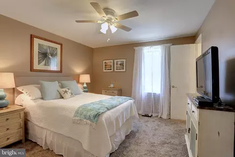 7905 Kings Bench Pl, Pasadena, MD 21122 photo 6