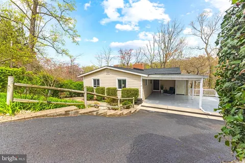 Exterior - 1501 Circle Dr, Annapolis, MD 21409 photo 2 of 10