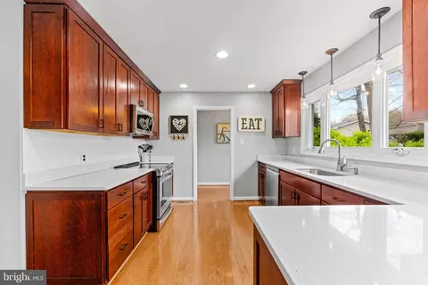 Kitchen - 1501 Circle Dr, Annapolis, MD 21409 photo 3 of 7