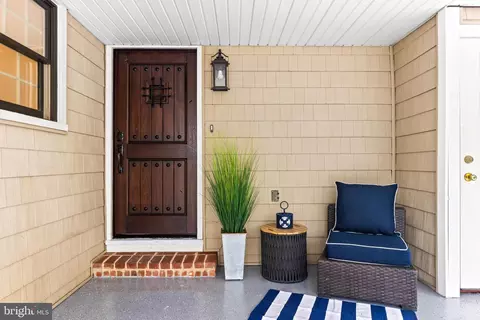 Entry Way - 1501 Circle Dr, Annapolis, MD 21409 photo 1 of 1