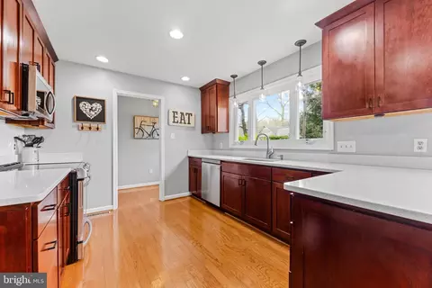 Kitchen - 1501 Circle Dr, Annapolis, MD 21409 photo 6 of 7