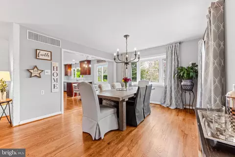Dining - 1501 Circle Dr, Annapolis, MD 21409 photo 2 of 3
