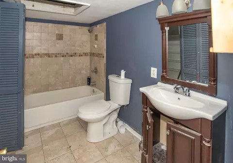 Bath - 1110 Bradley Rd, Pasadena, MD 21122 photo 1 of 4