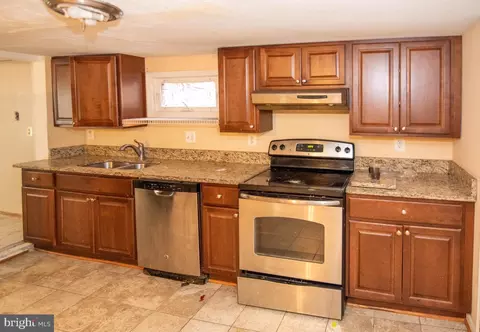 Kitchen - 1110 Bradley Rd, Pasadena, MD 21122 photo 2 of 2