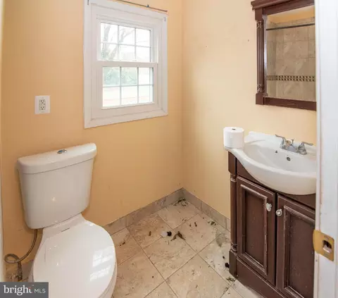 Bath - 1110 Bradley Rd, Pasadena, MD 21122 photo 2 of 4