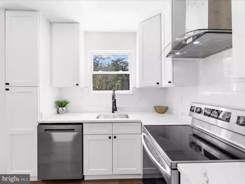 Kitchen - 1003 Tyler Ave, Annapolis, MD 21403 photo 4 of 4