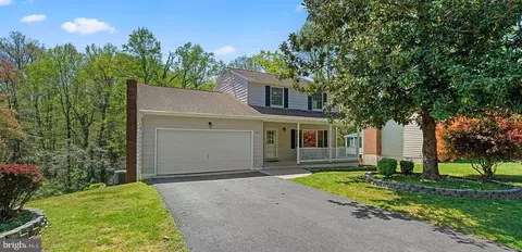 866 Twin Harbor Dr, Arnold, MD 21012