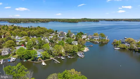 478 Lakeside Dr, Arnold, MD 21012
