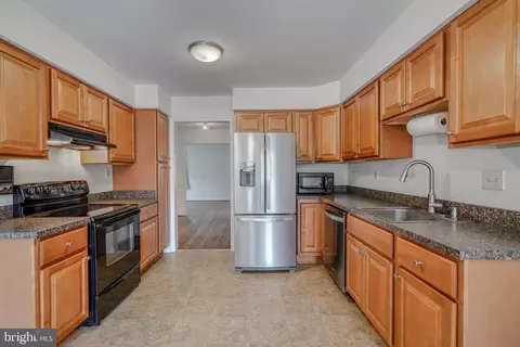 Kitchen - 1000 Broderick Ct, Crofton, MD 21114 photo 2 of 5