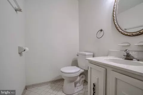 Bath - 1000 Broderick Ct, Crofton, MD 21114 photo 5 of 5