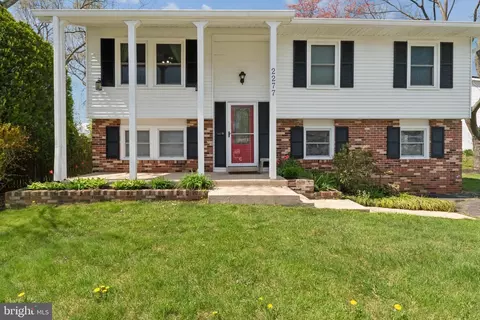 2277 Four Seasons Dr, Gambrills, MD 21054