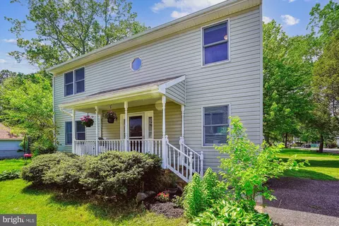 1213 Grove Ave, Shady Side, MD 20764