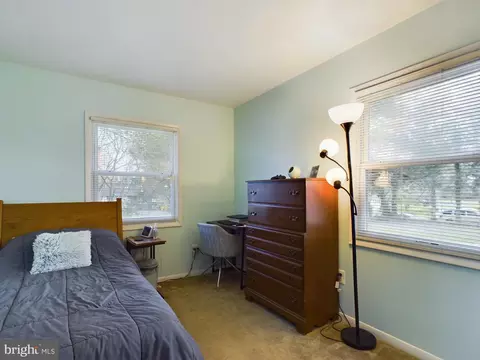 Bedroom - 102 Lee Dr, Annapolis, MD 21403 photo 2 of 3