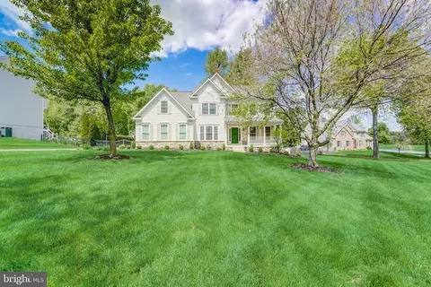 8422 Mortonhall Ct, Pasadena, MD 21122